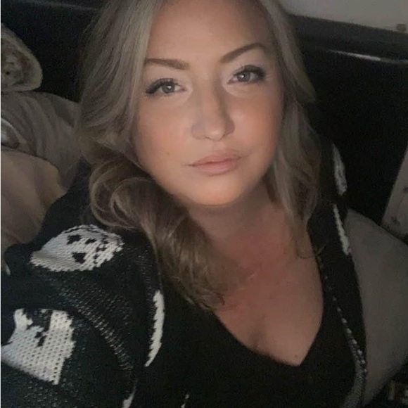 Meet your Posher, Michelle - Picture 3 of 3